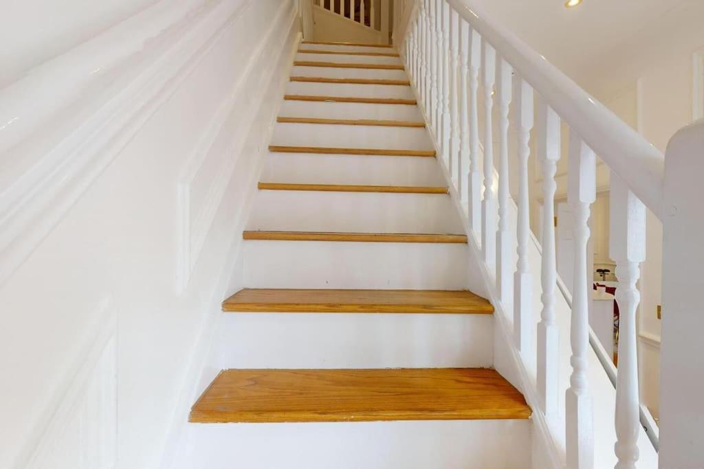 Case de vacanță -air Con- Premium House - Prime Location Londra