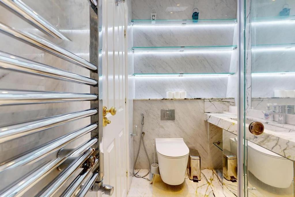 Case de vacanță -air Con- Premium House - Prime Location