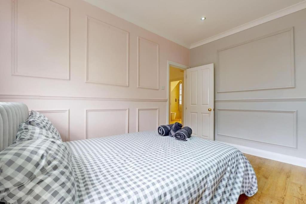 Case de vacanță -air Con- Premium House - Prime Location Londra